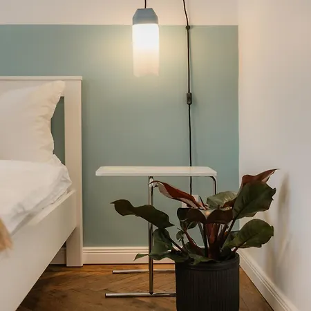 Bed & Breakfast Black Habit Boekarest