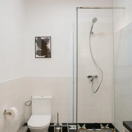 Bed & Breakfast Black Habit Boekarest