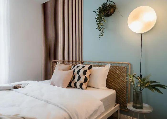 Black Habit Bed & Breakfast *